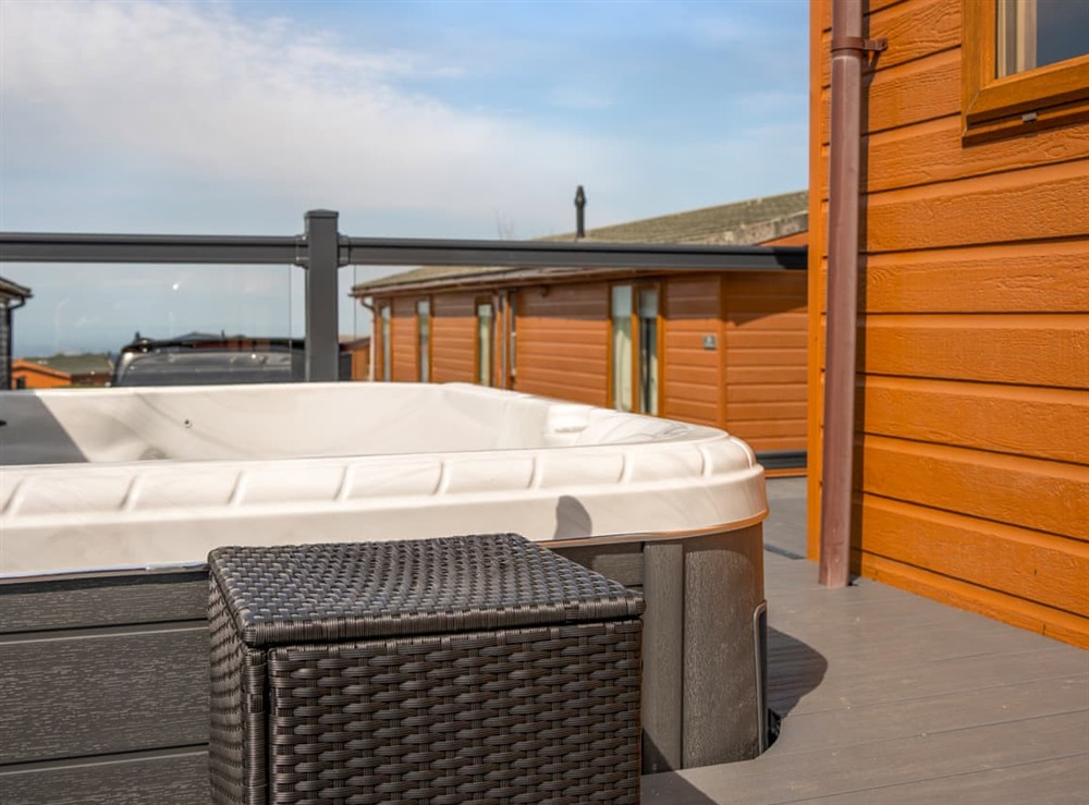 Hot tub at 31 Ocean Terrace, 