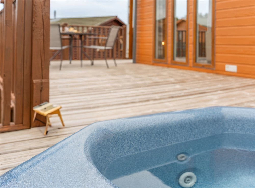 Hot tub at 52 Meadow View, 