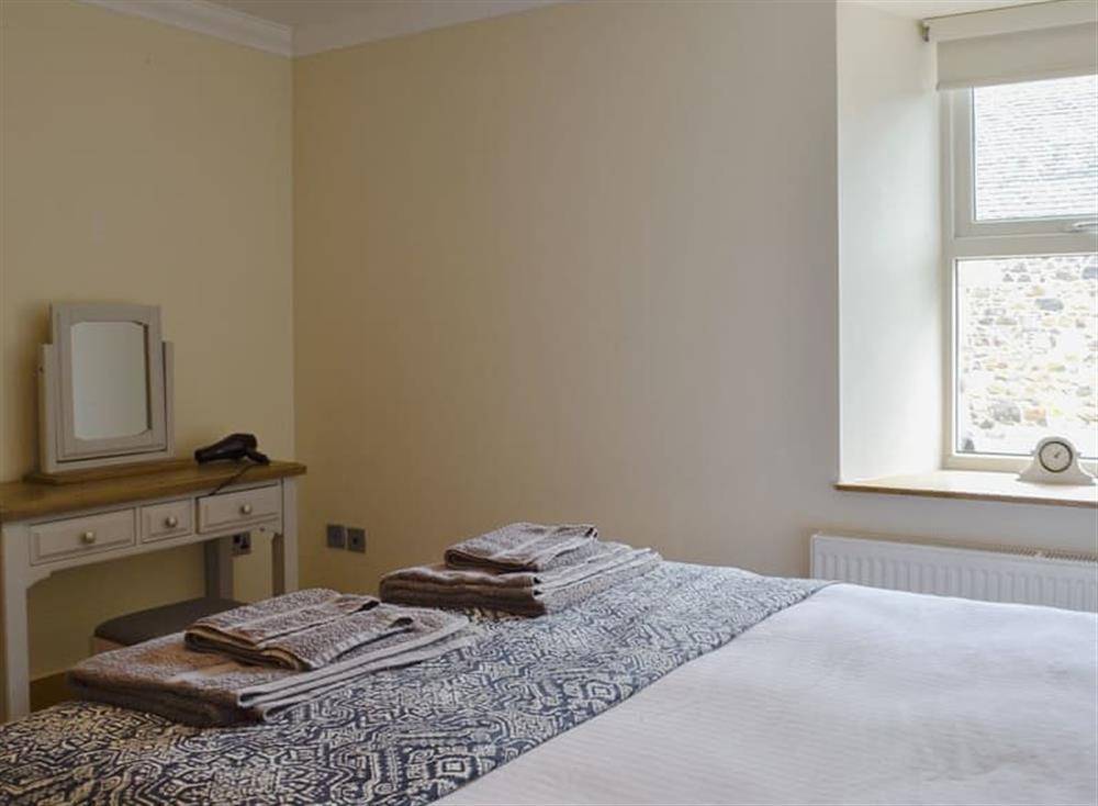 Comfortable double bedroom (photo 2) at Munnoch in Munnoch, near West Kilbride, Ayrshire