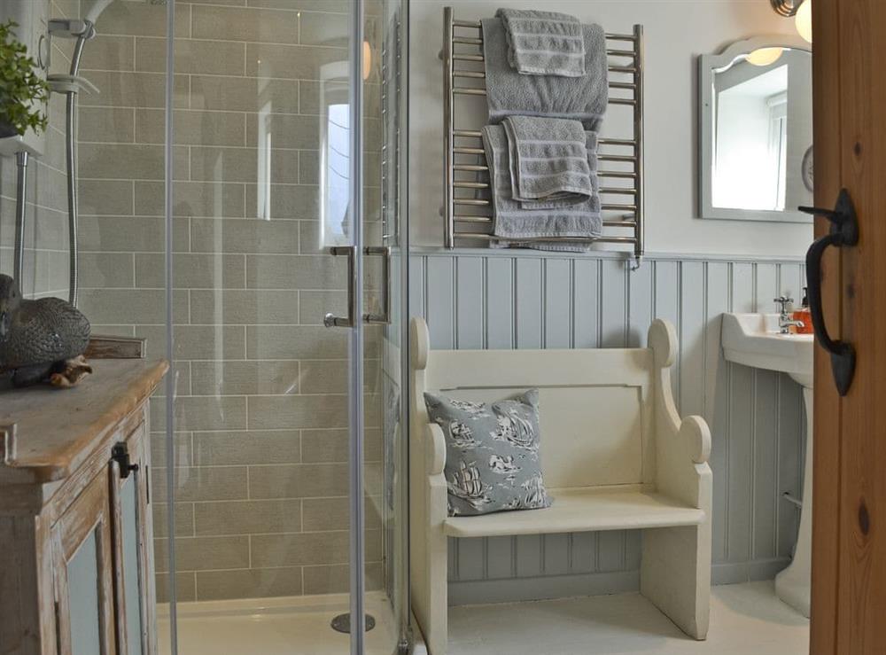 Beautifully presented bathroom at Mur Llwyd in Rhoshirwaun, near Pwllheli, Gwynedd