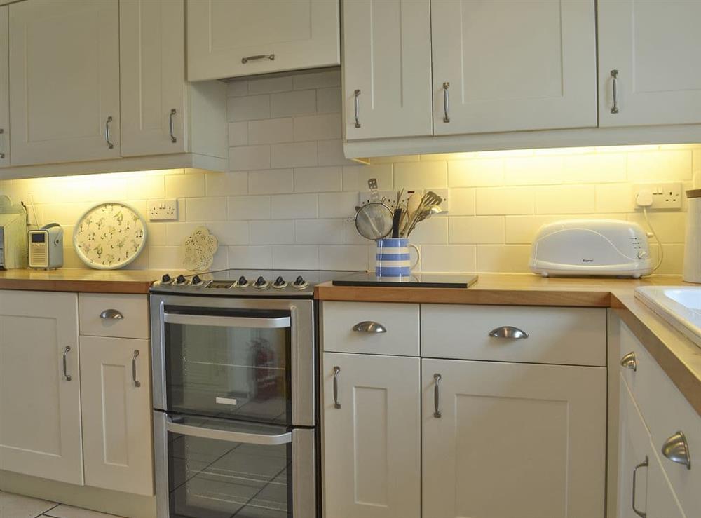 Fully equipped kitchen at Mur Llwyd in Rhoshirwaun, near Pwllheli, Gwynedd