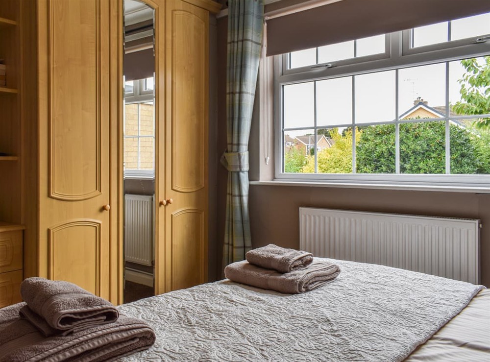 Double bedroom (photo 2) at Murrays Corner in Edwinstowe, Nottinghamshire