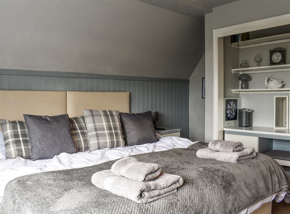 Double bedroom (photo 3) at Murrays Corner in Edwinstowe, Nottinghamshire
