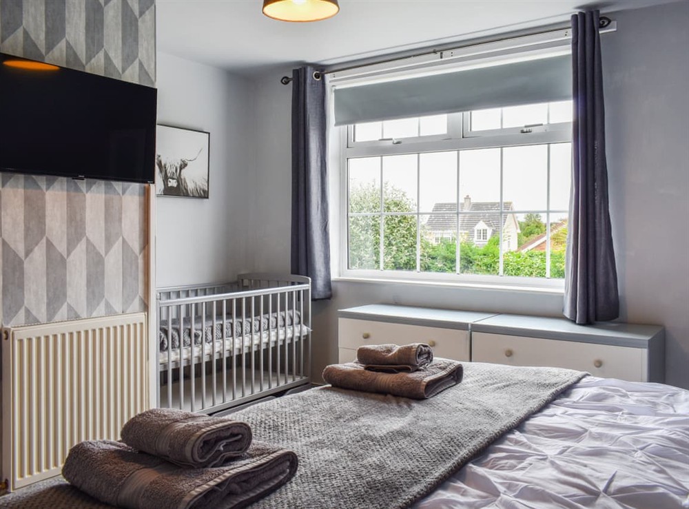 Double bedroom (photo 4) at Murrays Corner in Edwinstowe, Nottinghamshire