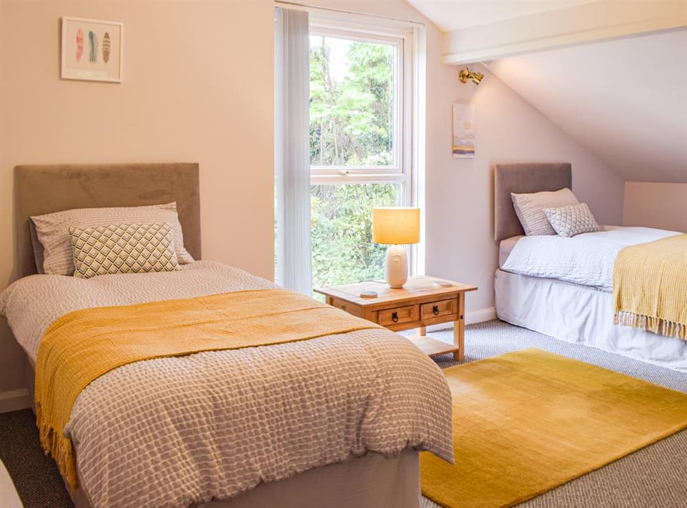 Twin bedroom at Mutton Hill Cottage in Pembroke, Dyfed