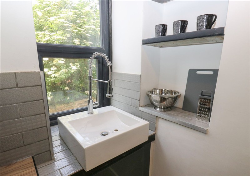 The bathroom at Myrtle Nook, Cross Roads