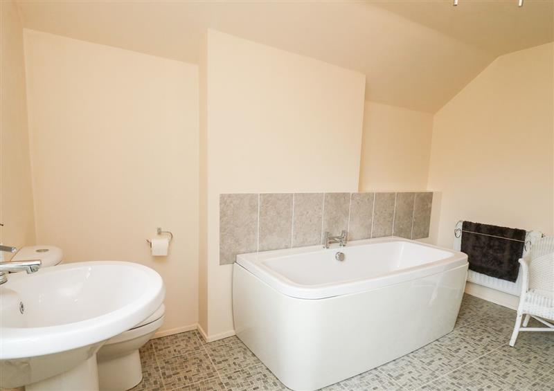 Bathroom at Myrtle Villa, Knighton