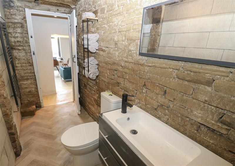 The bathroom at Myrtle Vista, Cross Roads