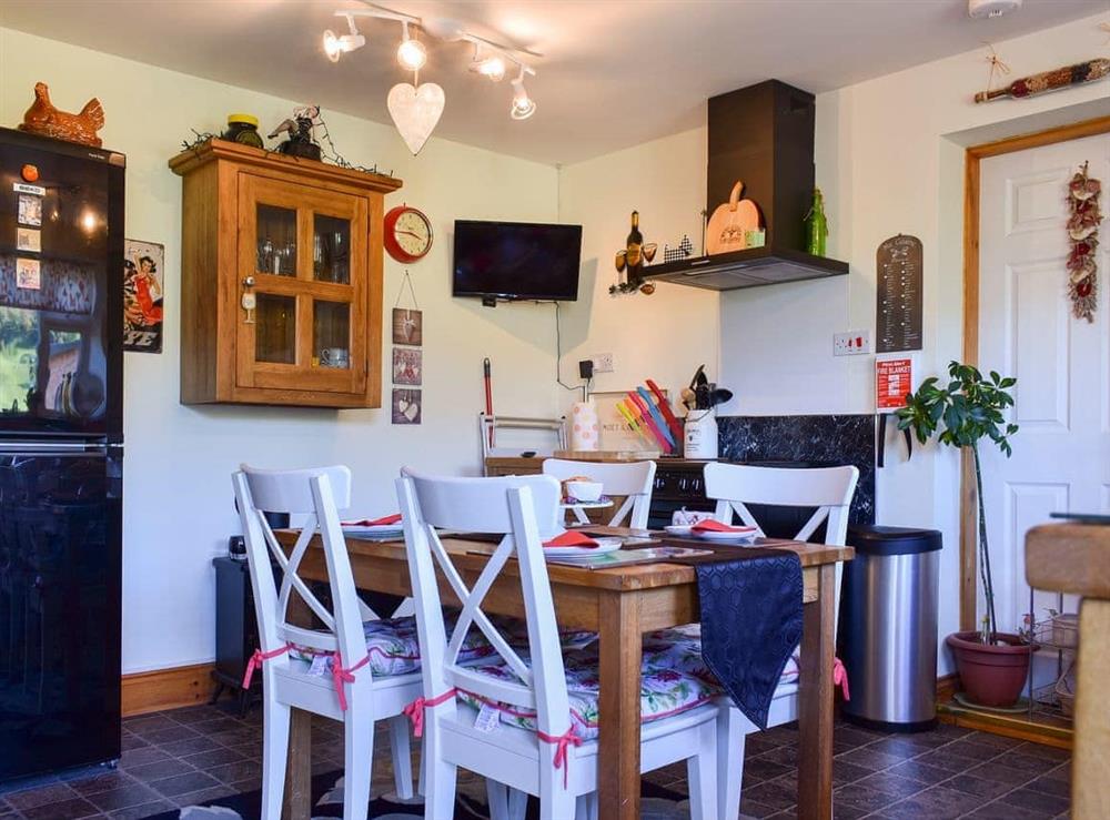 Kitchen and dining area at Mystified Bungalow in Bishopdale, near Leyburn, North Yorkshire