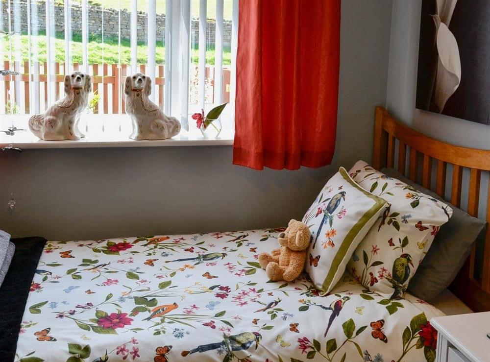 Twin bedroom at Mystified Bungalow in Bishopdale, near Leyburn, North Yorkshire