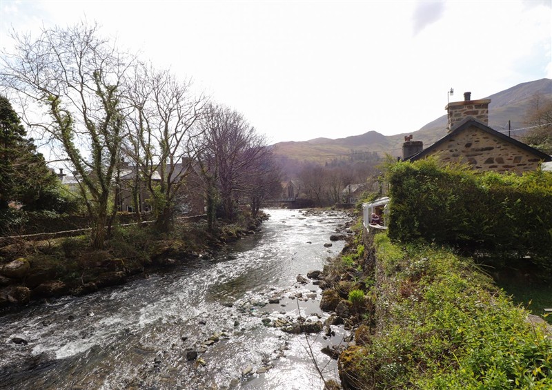 The setting around Nantmel