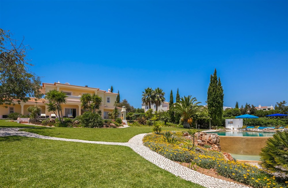 Naranja Retreat