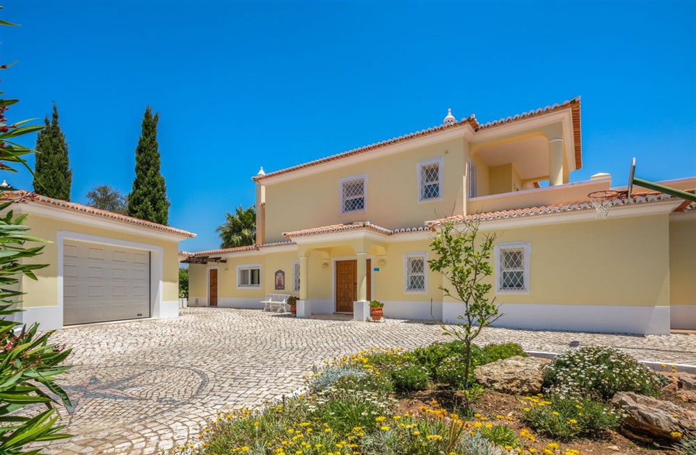 Naranja Retreat