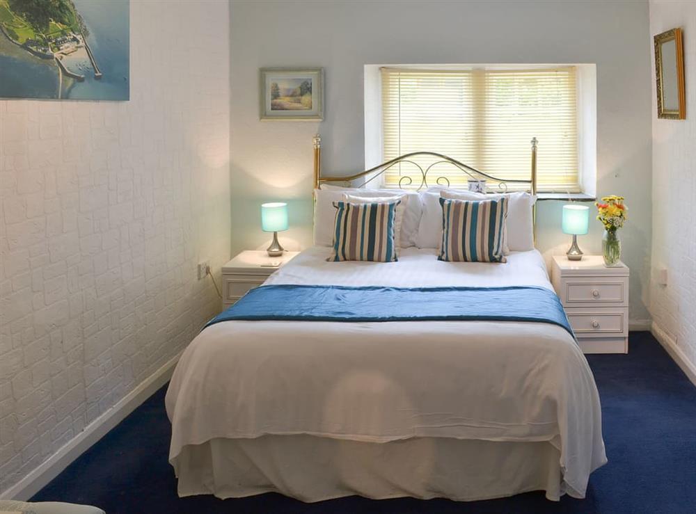 Comfortable double bedroom at Natalie Jane in Liskeard, Cornwall