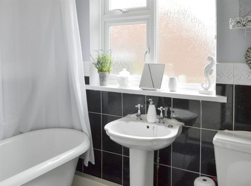 Light and airy family bathroom at Naters Apartment in Cullercoats, near Whitley Bay, Tyne and Wear