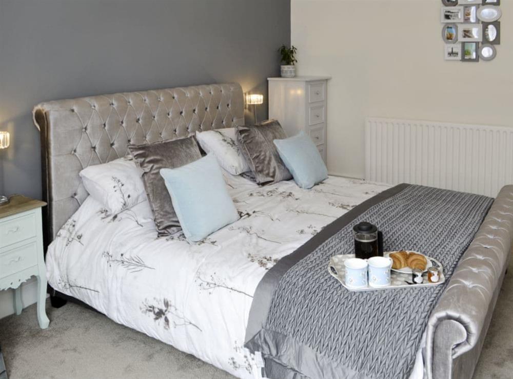 Relaxing master bedroom at Naters Apartment in Cullercoats, near Whitley Bay, Tyne and Wear