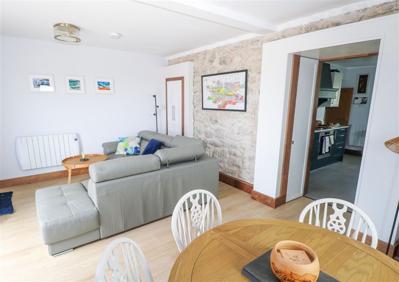 Inside Nead na bhFainleog (Swallows' Nest)