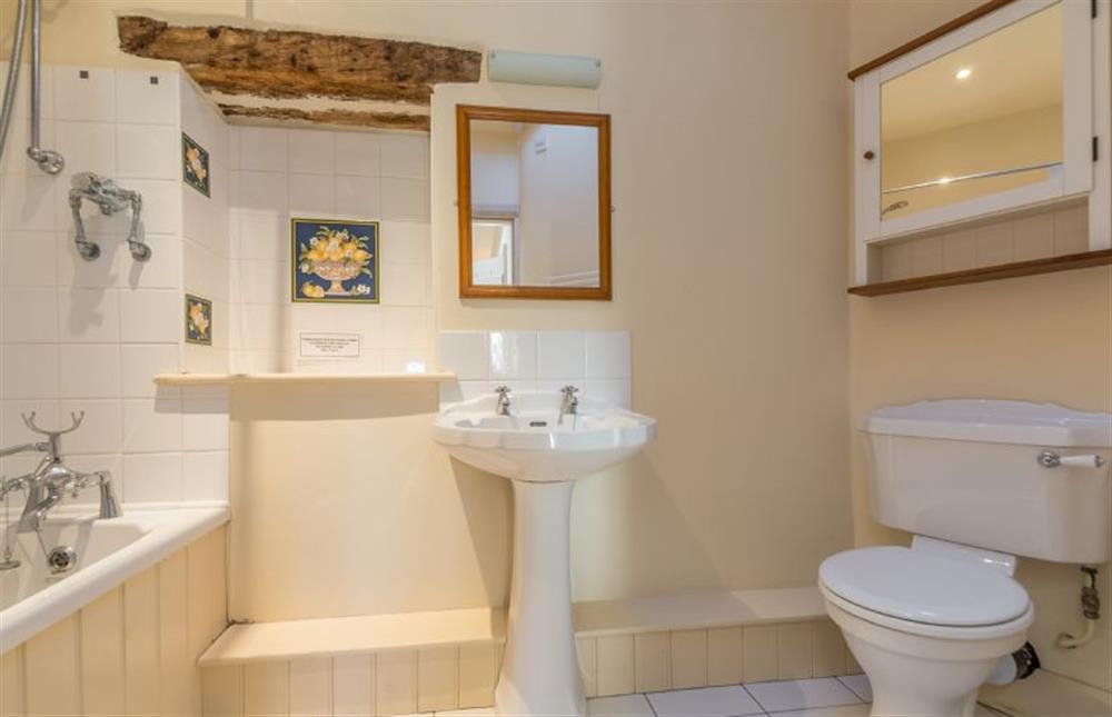 First floor: Master bedroom en-suite bathroom at Nelsons Barn, Burnham Thorpe near Kings Lynn