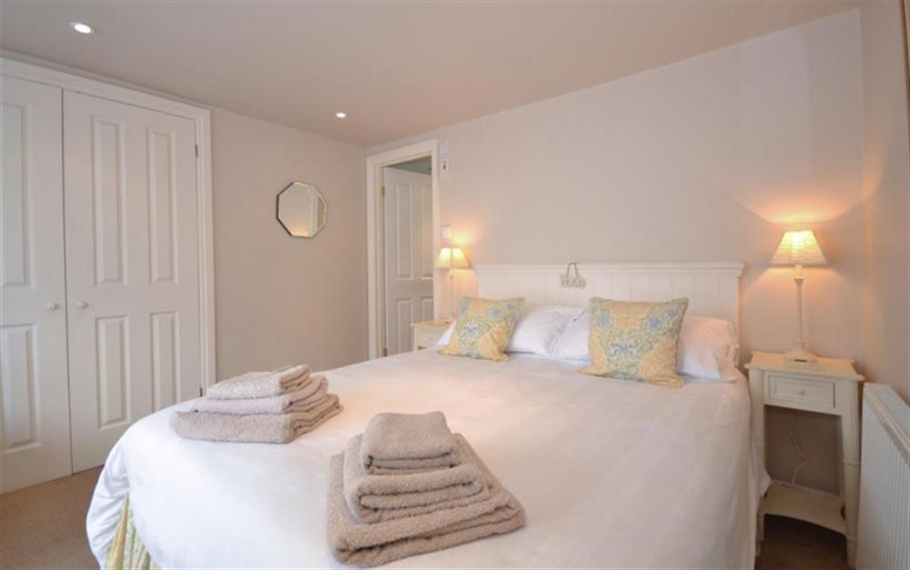 The master bedroom at Nelsons Cottage in Looe