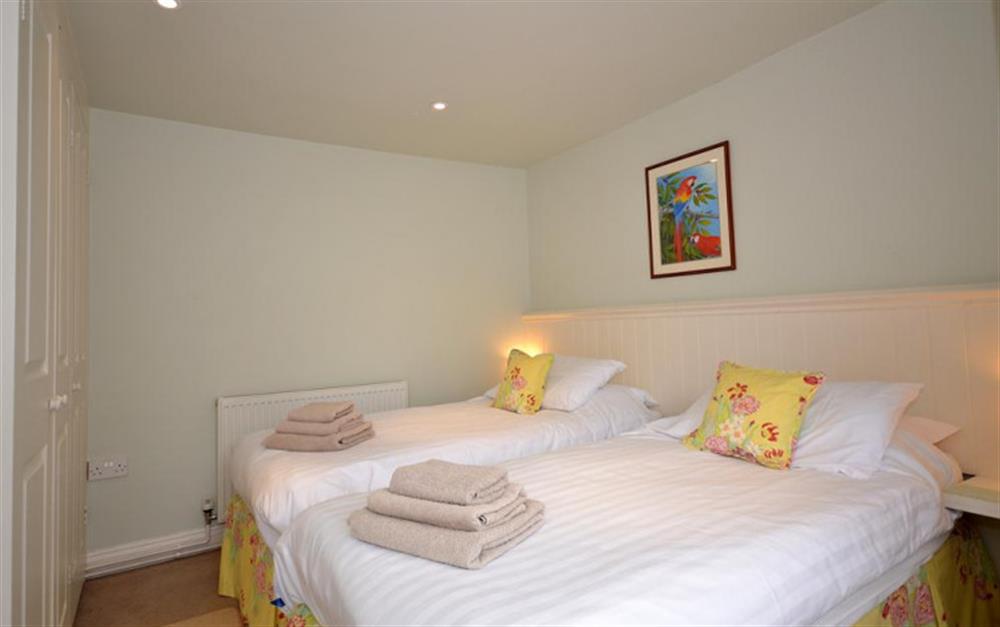 The twin bedroom at Nelsons Cottage in Looe