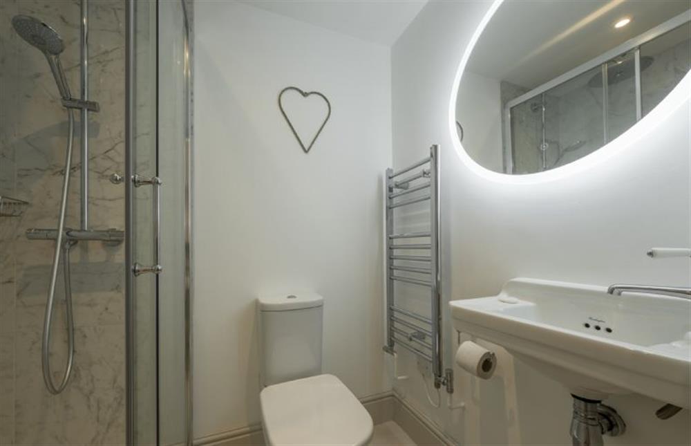 First floor: Master bedroom en-suite shower room at Neptune House, Wells-next-the-Sea