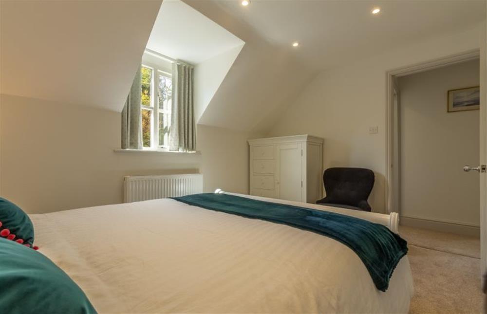 First floor: Master bedroom with chest of drawers  at Neptune House, Wells-next-the-Sea