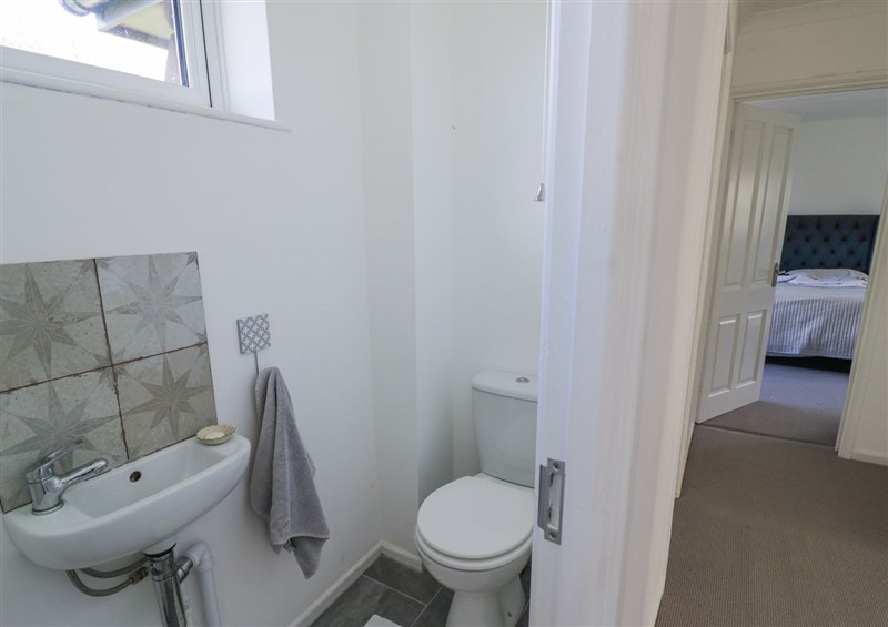 This is the bathroom at New House Farm, Wappenbury near Leamington Spa