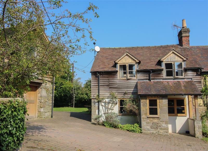 Outside New Inn Cottage