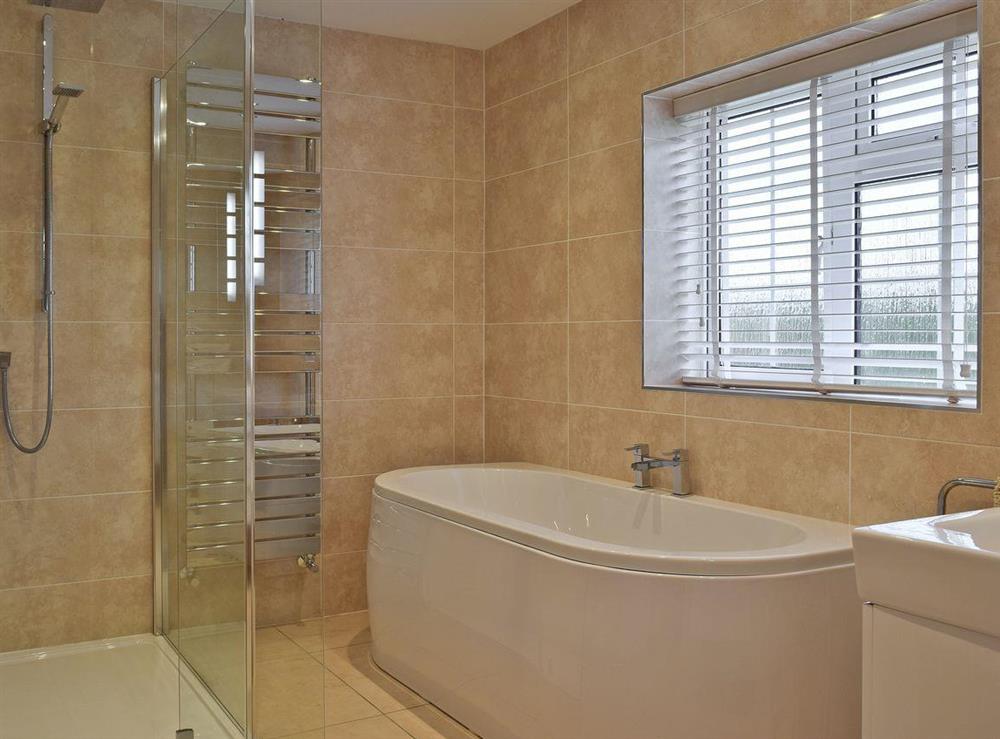 Large bathroom & walk in shower at New Inn House in Abbots Salford, Nr Stratford-upon-Avon, Worcs., Worcestershire