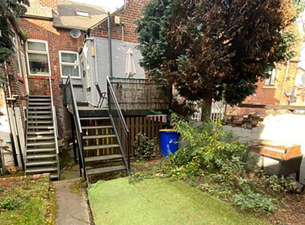 Garden at New York Apartment in Sheffield, South Yorkshire