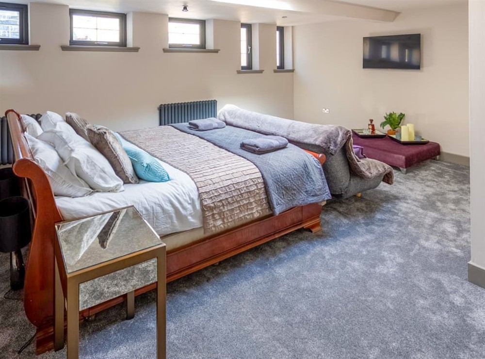 Double bedroom (photo 4) at New York Style Loft Apartment in Leith, Midlothian