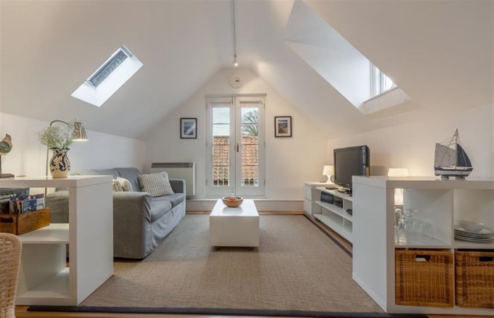 Cool and contemporary throughout, Newgate Boathouse has an open-plan living area and is perfect for couples