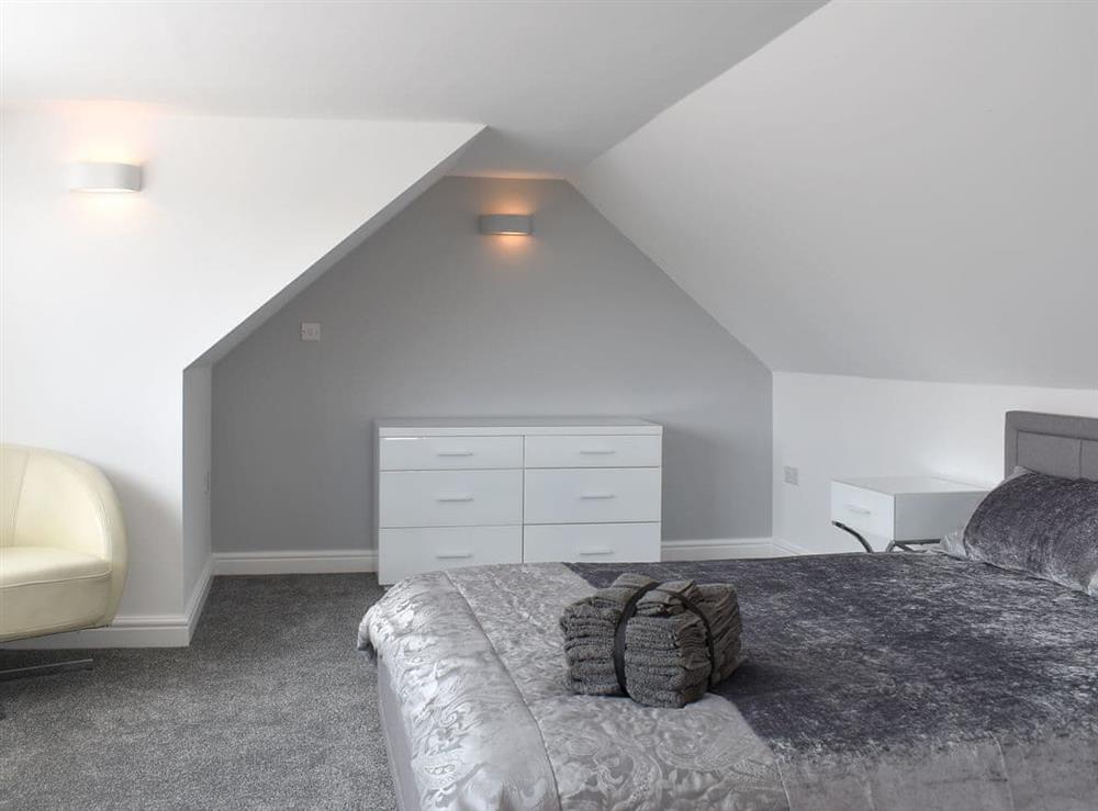 Spacious double bedroom at Newhope in Winchelsea Beach, near Rye, East Sussex