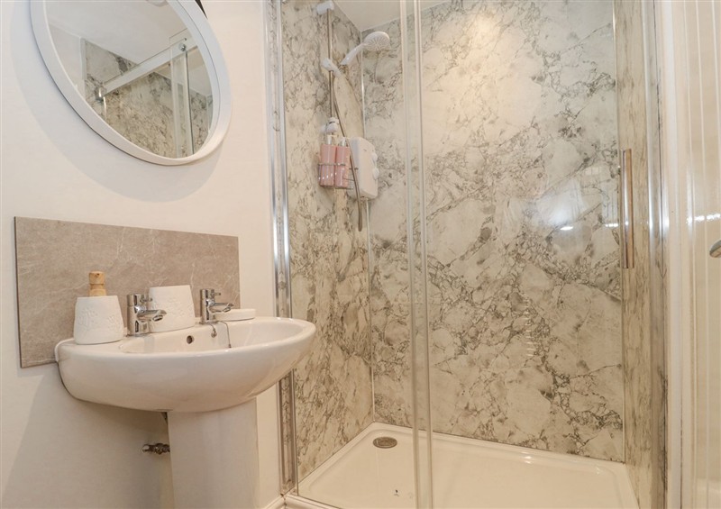 The bathroom at Newlands Barn, Wellington