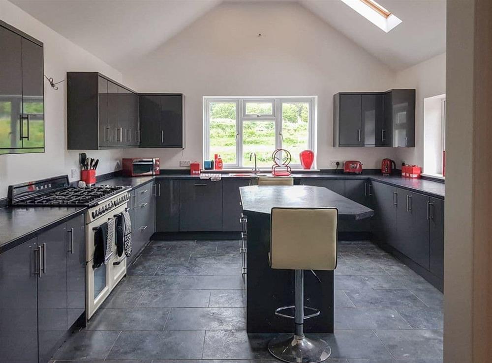 Kitchen (photo 2) at Newlands Farm – The Annexe in Aylesbeare, Devon