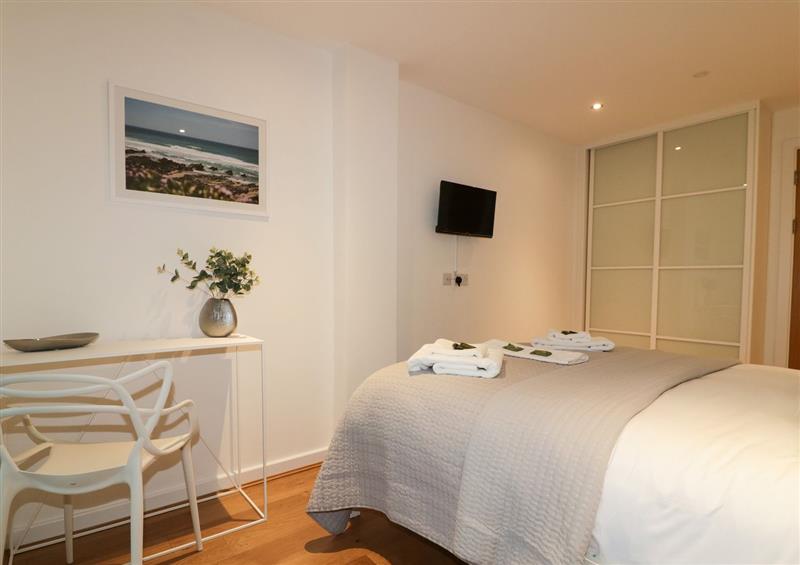 This is a bedroom at Newquay Fistral Beach View, Newquay