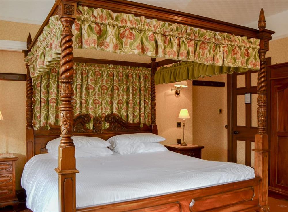 Four Poster bedroom at Newstead in Windermere, Cumbria