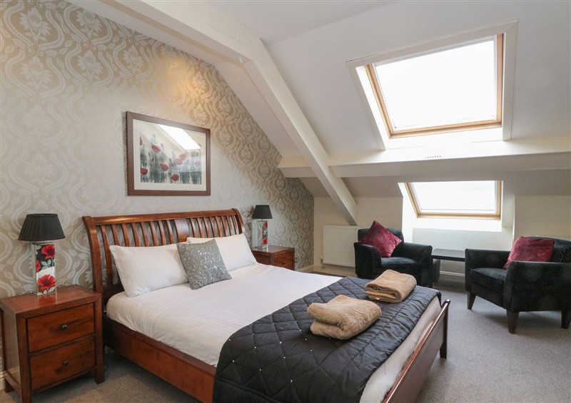A bedroom in Newton Hall (photo 6) at Newton Hall, Inveraray