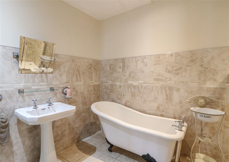 Bathroom (photo 3) at Newton Hall, Inveraray