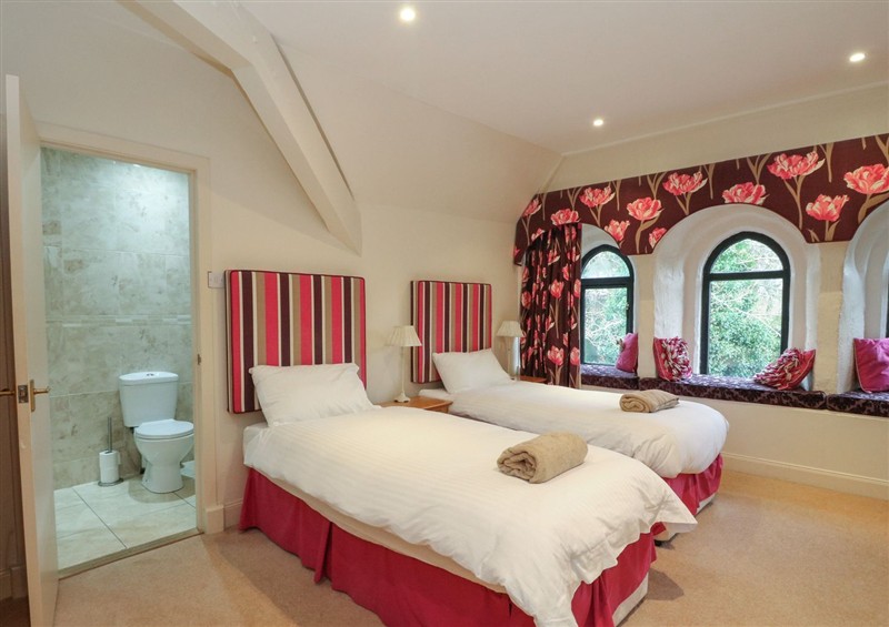 This is a bedroom (photo 5) at Newton Hall, Inveraray