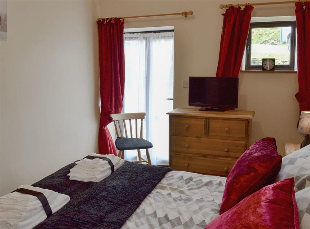 Cosy double bedroom at Nield Bank Bungalow in Quarnford, near Buxton, Staffordshire
