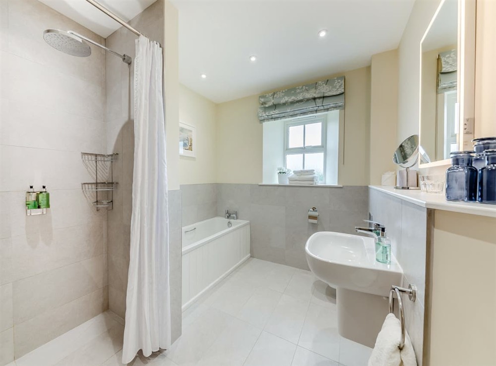 En-suite at Nightfold in Doxford, near Embleton, Northumberland