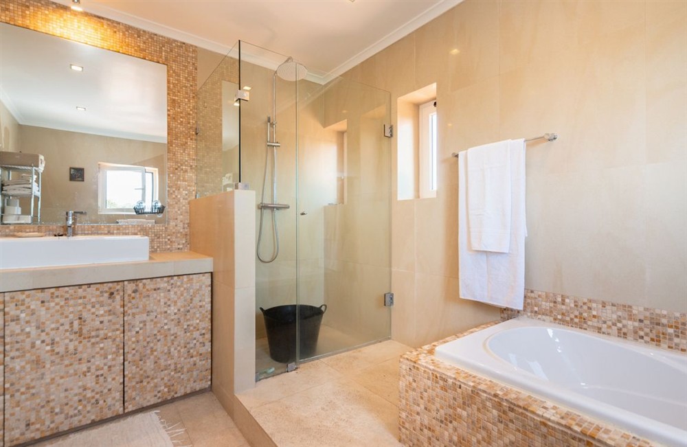 Nighthaus Cascais