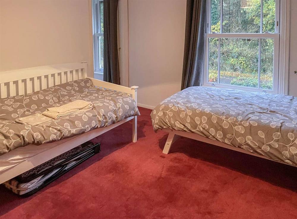 Twin bedroom at Nightingale Cottage in Woodchurch, Kent