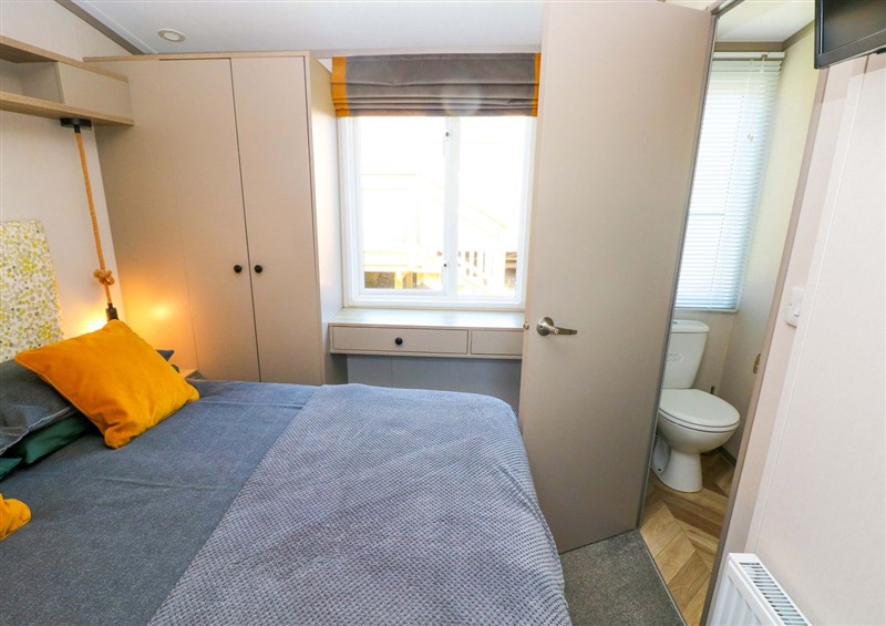 One of the 2 bedrooms at No 13 Broadfield Farm Holiday Park, Broadfield near New Hedges