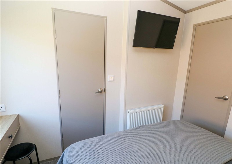 One of the bedrooms (photo 4) at No 13 Broadfield Farm Holiday Park, Broadfield near New Hedges