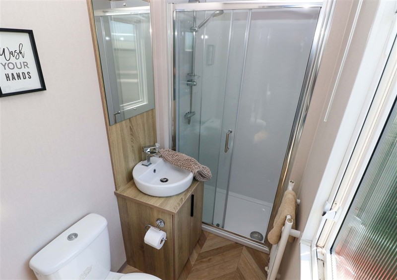 This is the bathroom at No 13 Broadfield Farm Holiday Park, Broadfield near New Hedges