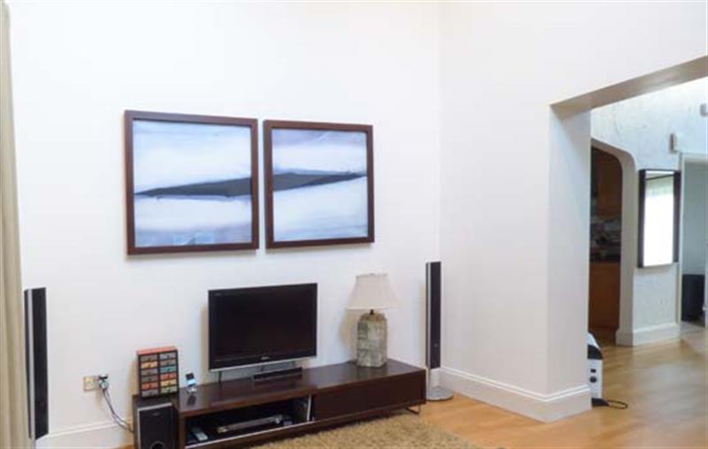 Living room (photo 3) at No. 2 - Cedar Lodge, St Breock Downs near Wadebridge, Cornwall