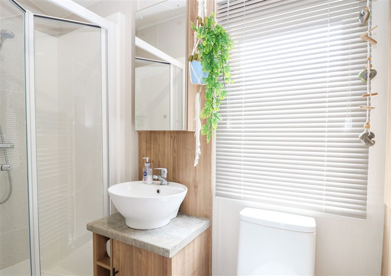 Bathroom (photo 2) at No. 2 - Seaview, Kessingland