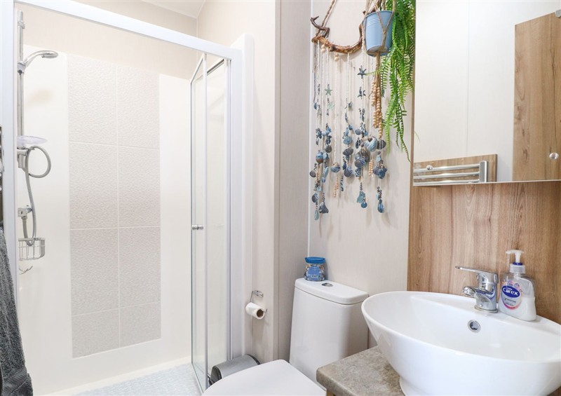 Bathroom at No. 2 - Seaview, Kessingland